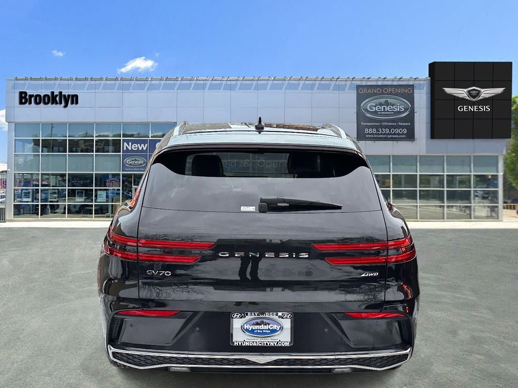 Used 2026 Genesis GV70 2.5T Advanced image 4