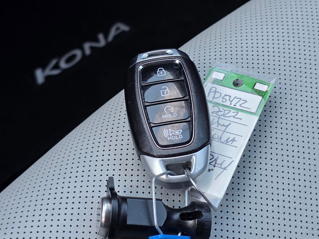Used 2022 Hyundai Kona Limited FWD image 36