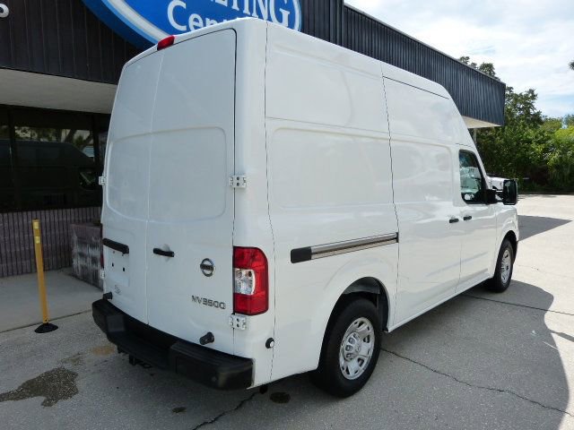 Used 2017 Nissan NV 3500 SV image 5