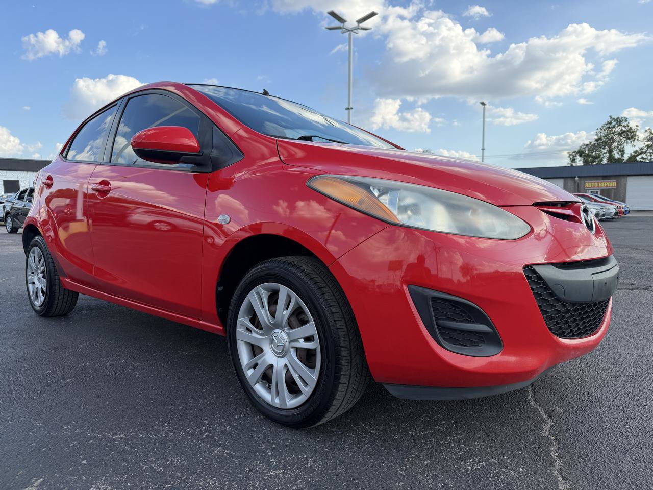 Used 2012 MAZDA MAZDA2 Sport FWD image 6