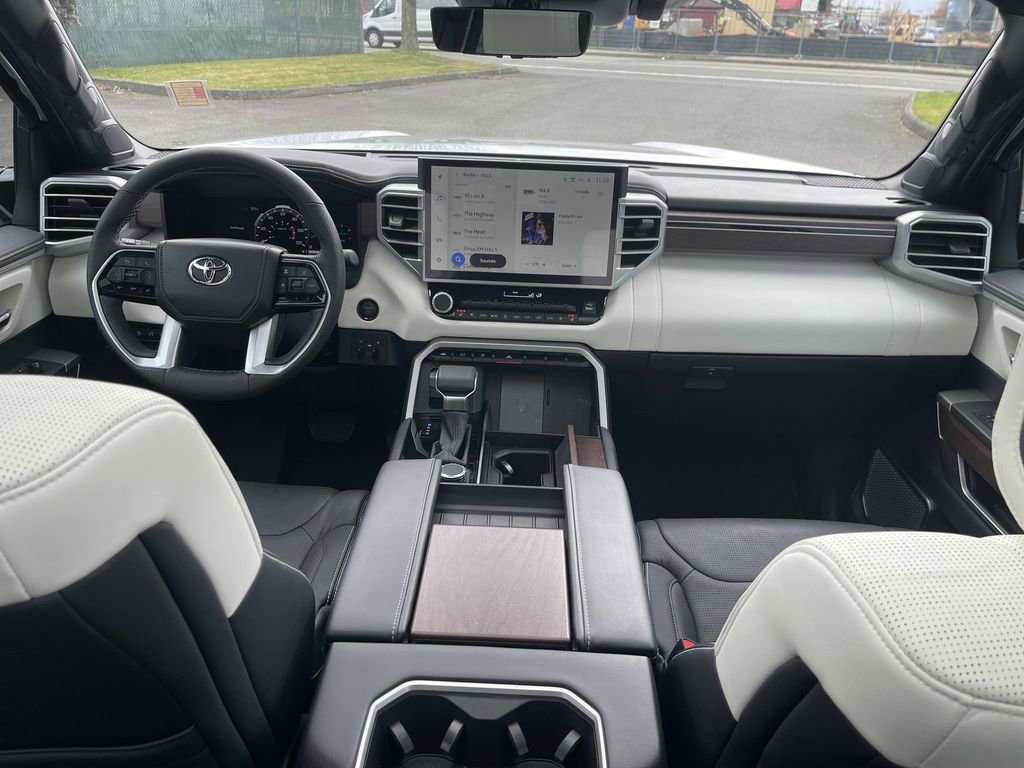 Used 2025 Toyota Sequoia Capstone image 21