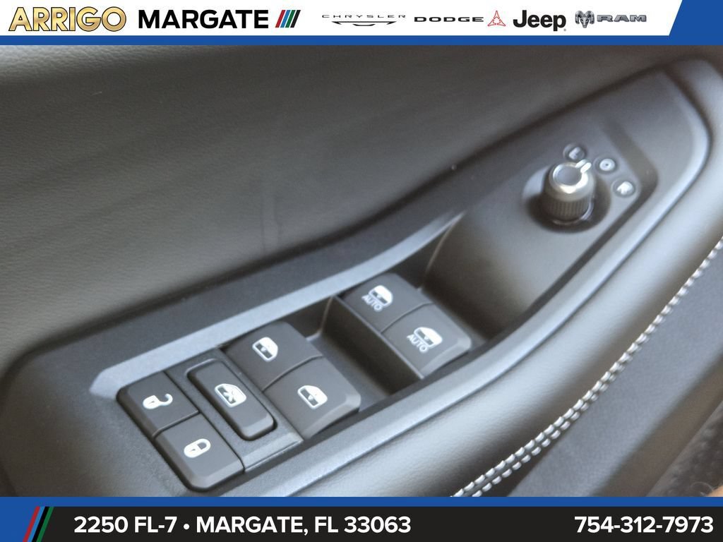 New 2025 Jeep Grand Cherokee L Limited w/ Trailer Tow Package AWD/4WD image 27
