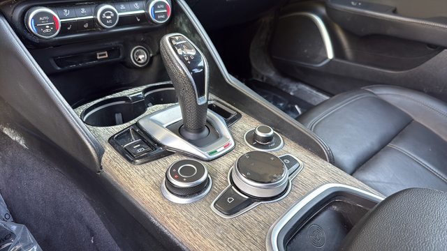 Used 2022 Alfa Romeo Giulia Ti RWD image 15