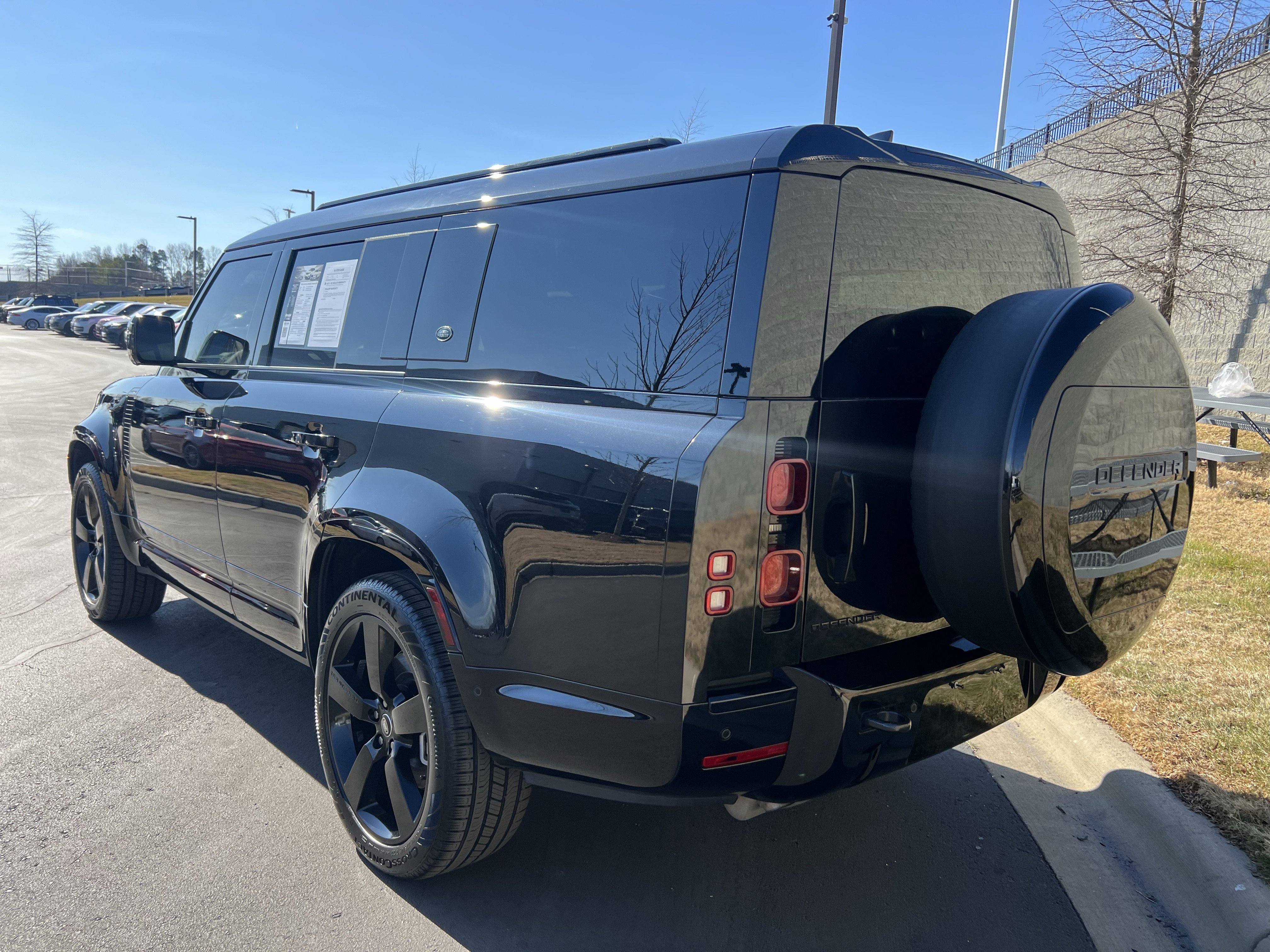 Certified 2024 Land Rover Defender 130 X-Dynamic SE image 5