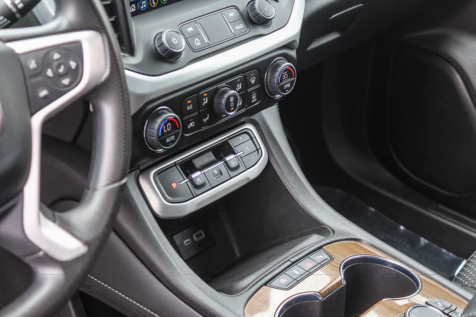 Used 2023 GMC Acadia SLE w/ Driver Convenience Package FWD image 26