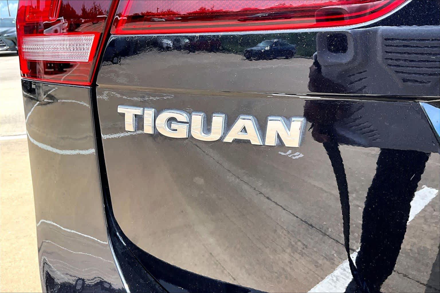 Used 2018 Volkswagen Tiguan S FWD image 9