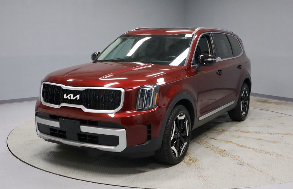 Used 2023 Kia Telluride EX w/ EX Captain's Chair Package image 9