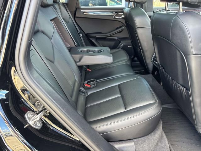 Used 2022 Porsche Macan Base image 17