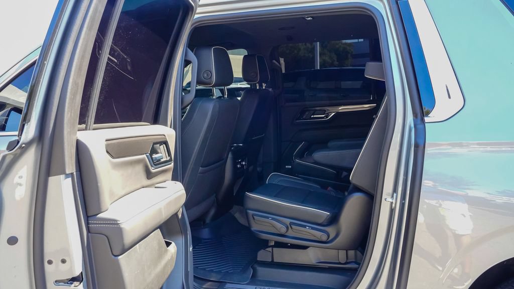 Used 2025 GMC Yukon XL Elevation AWD/4WD image 12