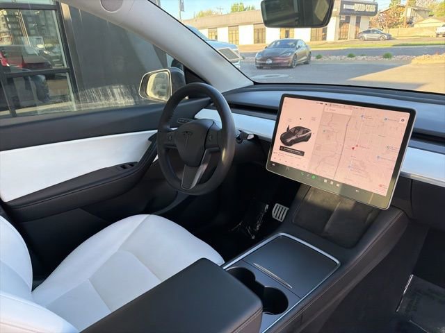 Used 2022 Tesla Model Y Performance AWD/4WD image 13