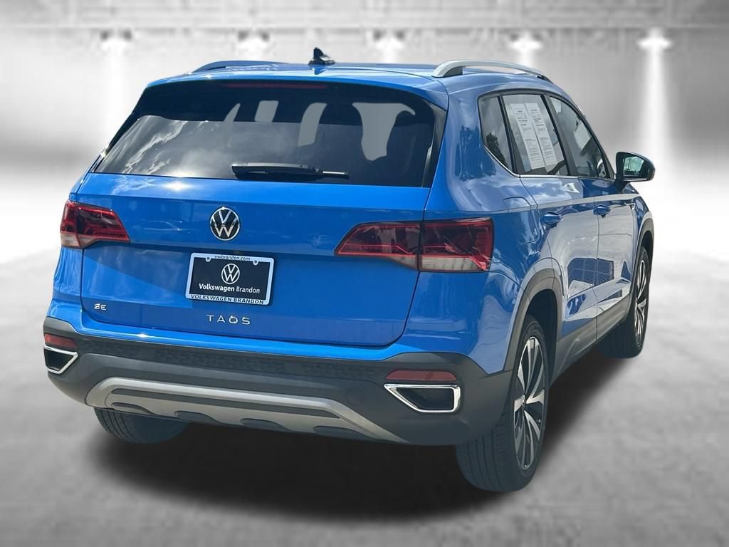 Certified 2022 Volkswagen Taos SE FWD image 5