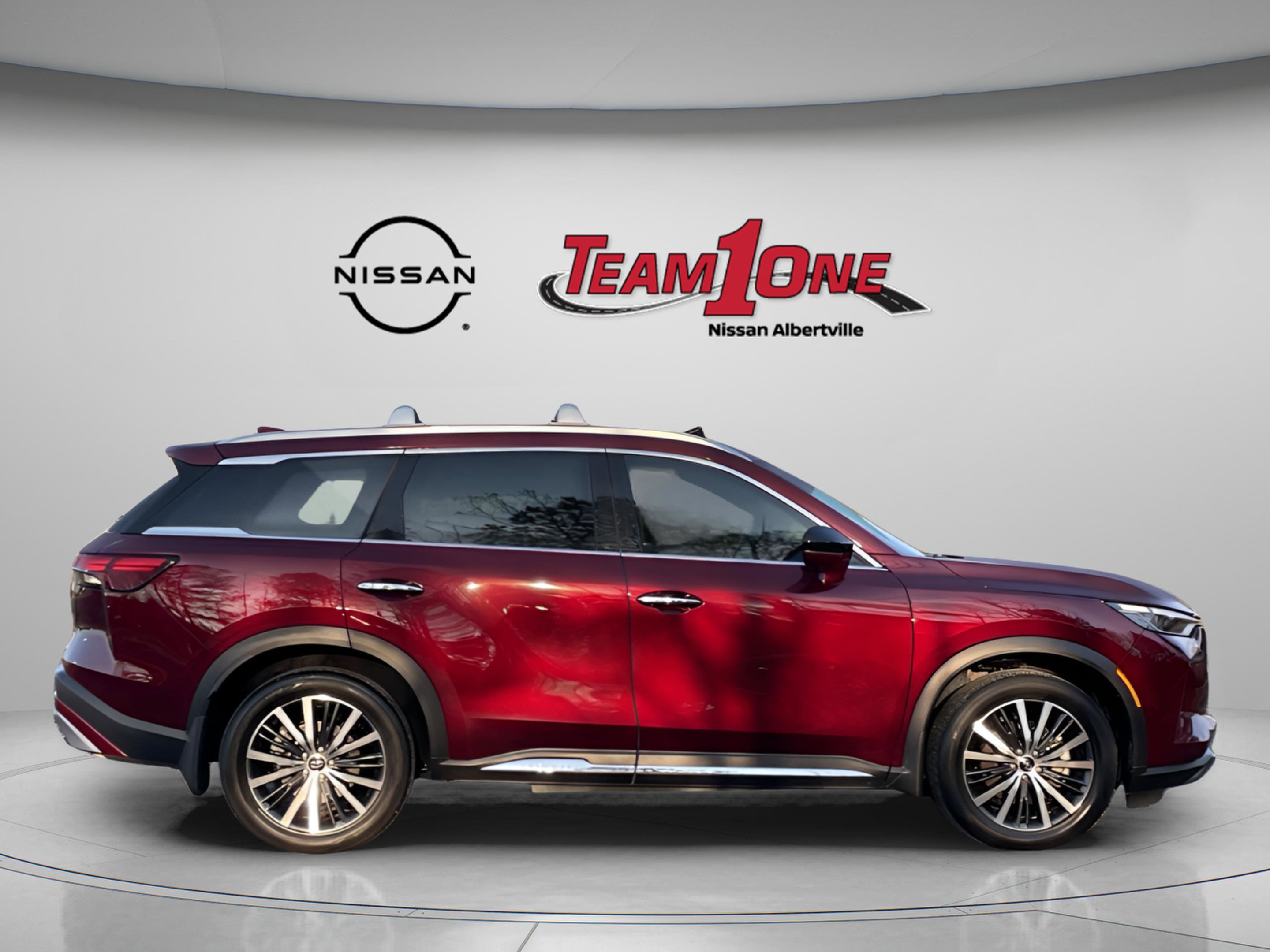 Used 2025 INFINITI QX60 Sensory w/ Vision Package image 11