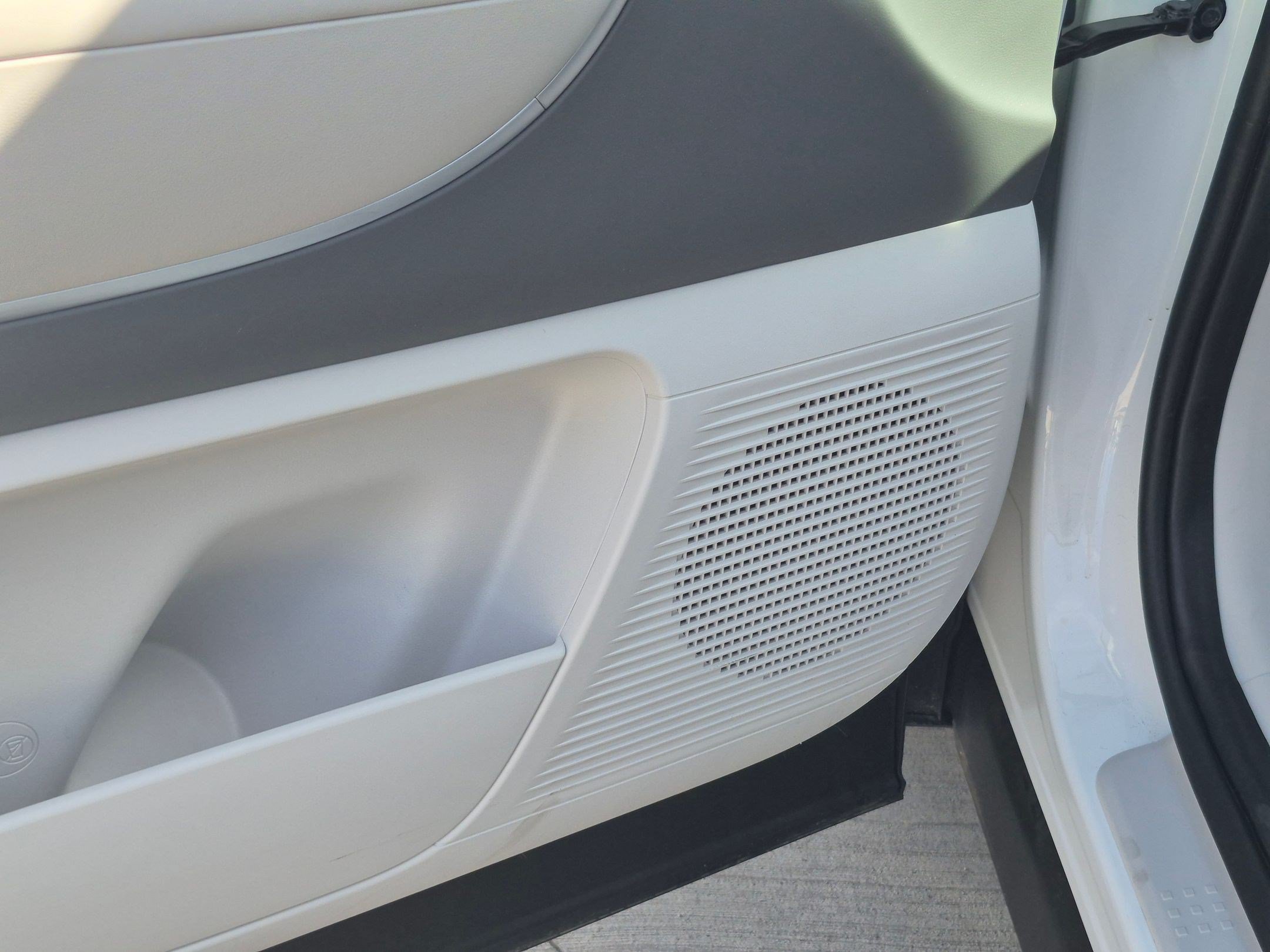 Certified 2026 Hyundai Ioniq 9 S RWD image 15