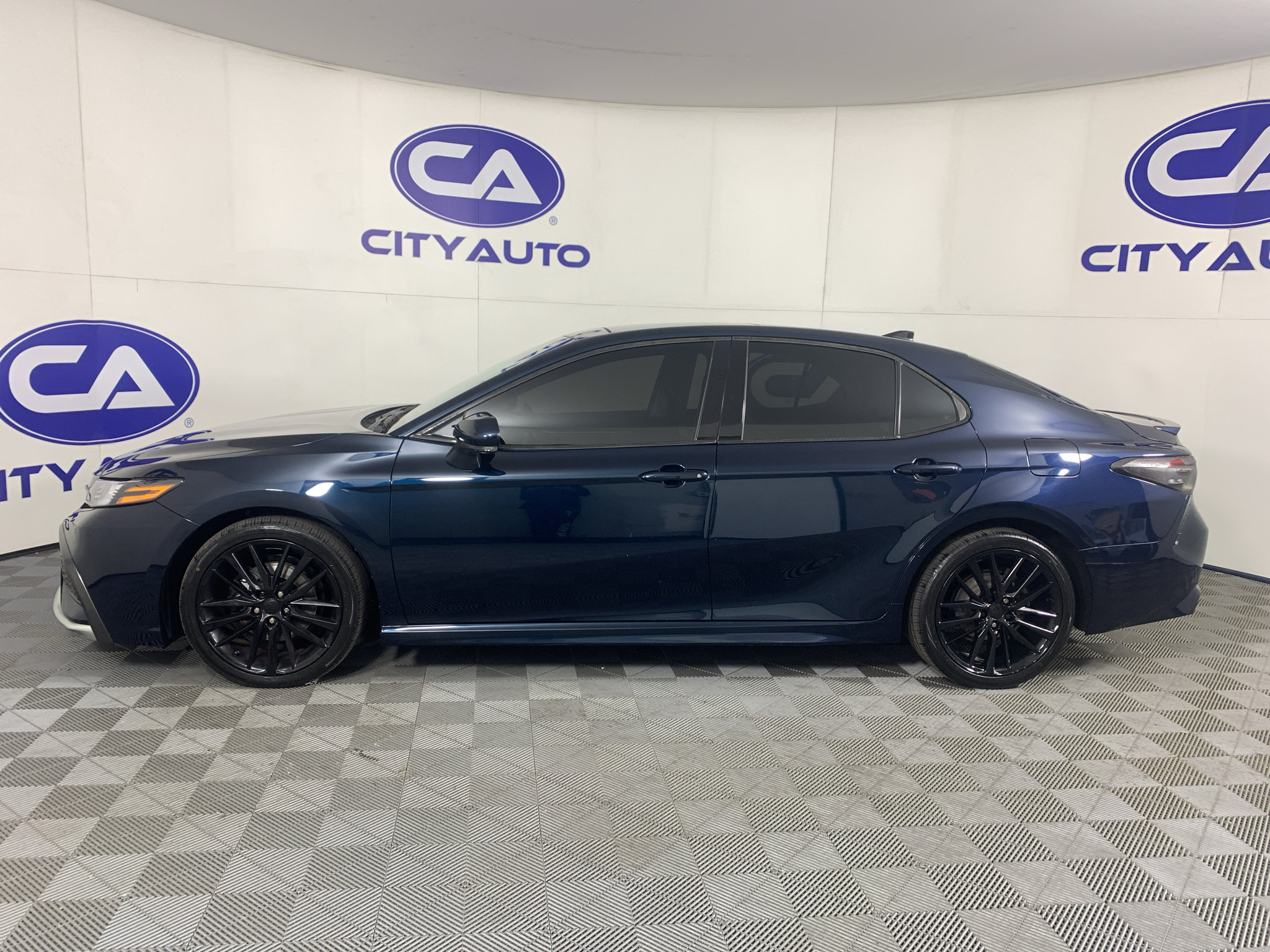 Used 2021 Toyota Camry XSE w/ Navigation Package FWD image 6
