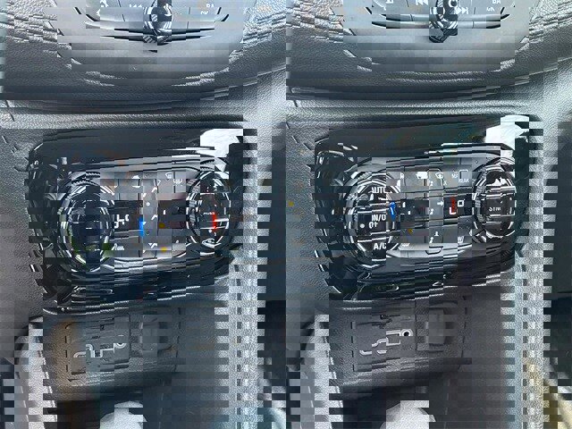 Used 2020 Buick Encore GX Essence w/ Advanced Technology Package image 24