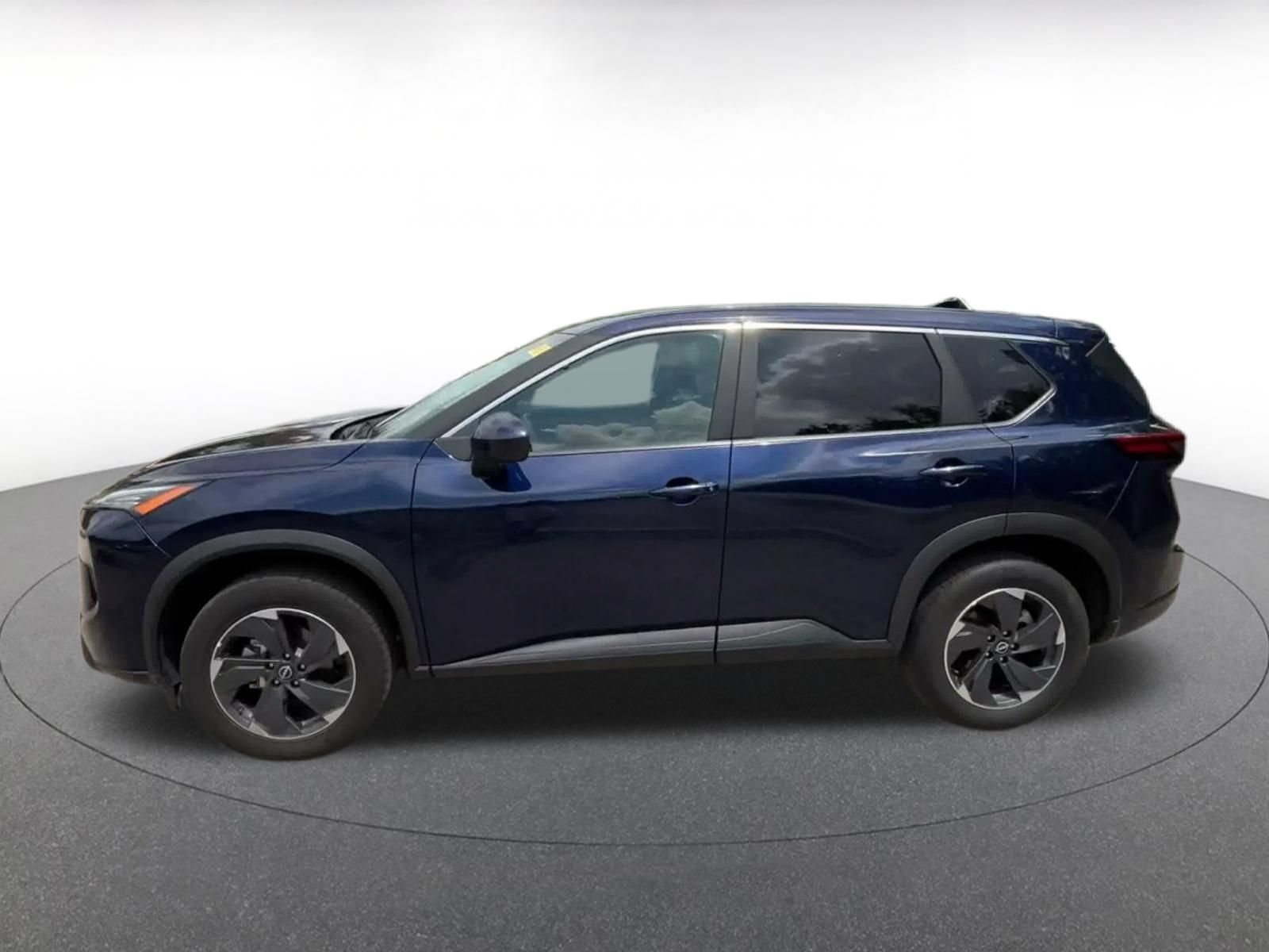 Used 2025 Nissan Rogue SV FWD image 8