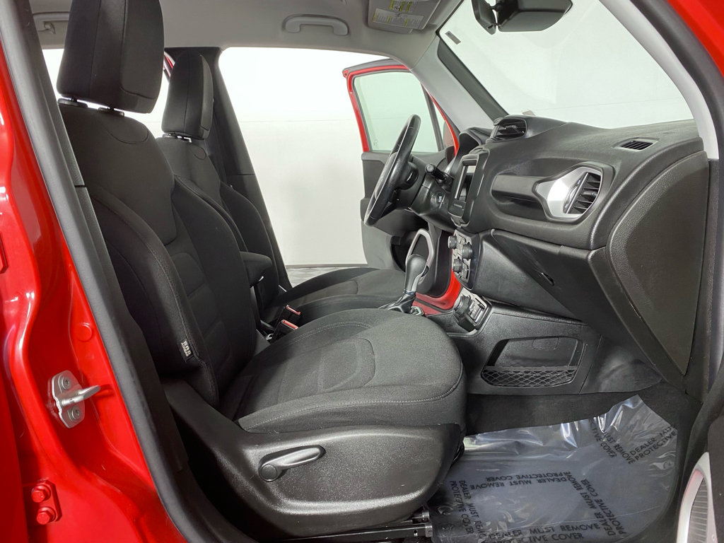Used 2019 Jeep Renegade Latitude w/ Cold Weather Group AWD/4WD image 20