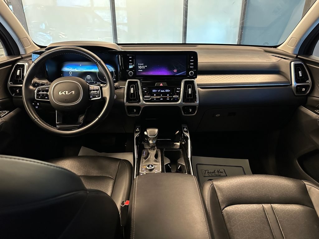 Used 2023 Kia Sorento SX AWD/4WD image 9
