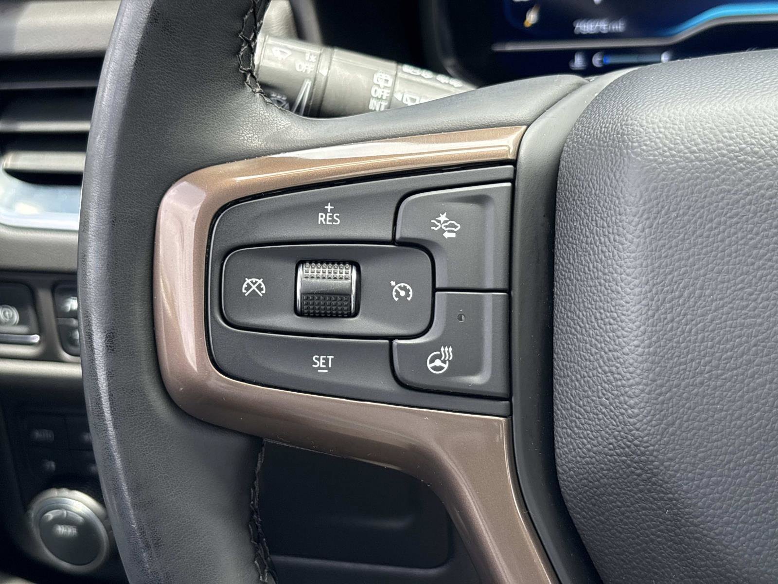 Used 2024 Chevrolet Suburban High Country AWD/4WD image 19