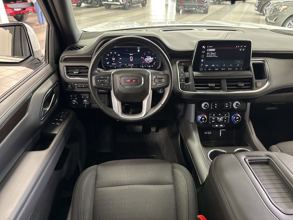 Used 2023 GMC Yukon XL SLE AWD/4WD image 14