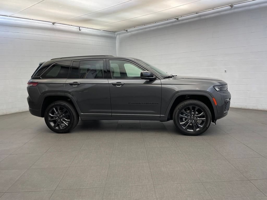New 2026 Jeep Grand Cherokee Limited AWD/4WD image 2