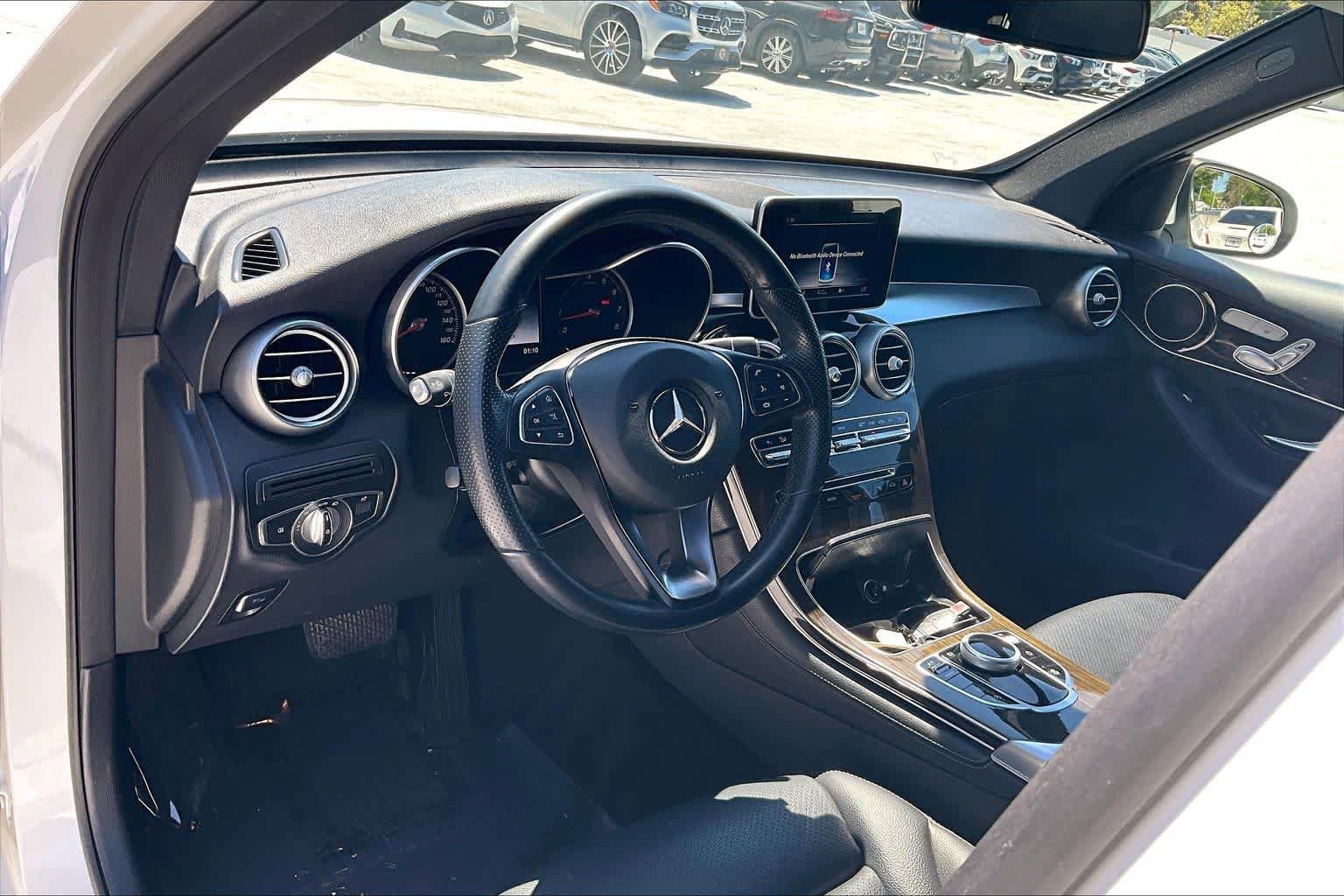 Used 2019 Mercedes-Benz GLC 300 4MATIC image 18