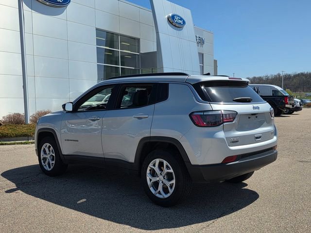 Used 2024 Jeep Compass Latitude AWD/4WD image 4