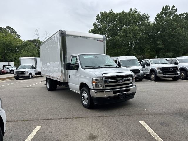 New 2027 Ford E-350 and Econoline 350 Super Duty RWD image 2