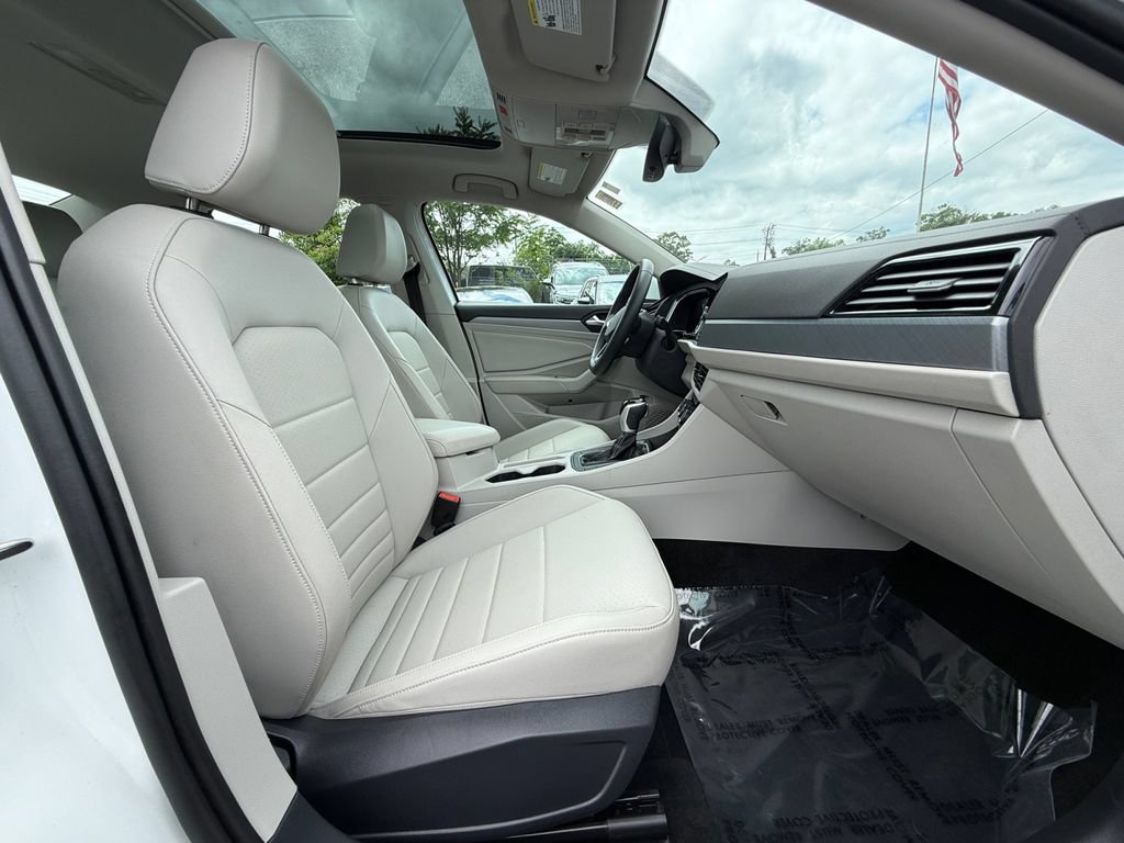 Used 2023 Volkswagen Jetta SE FWD image 25