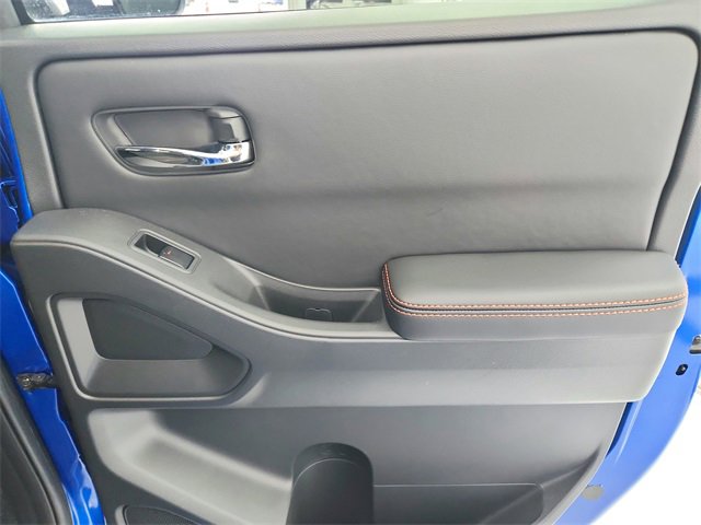 Used 2025 Nissan Frontier PRO-4X image 43