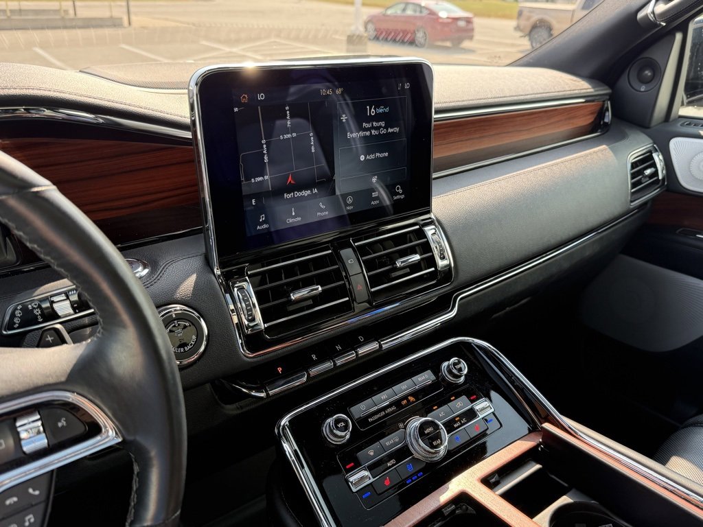 Used 2020 Lincoln Navigator Reserve w/ Luxury Package image 24