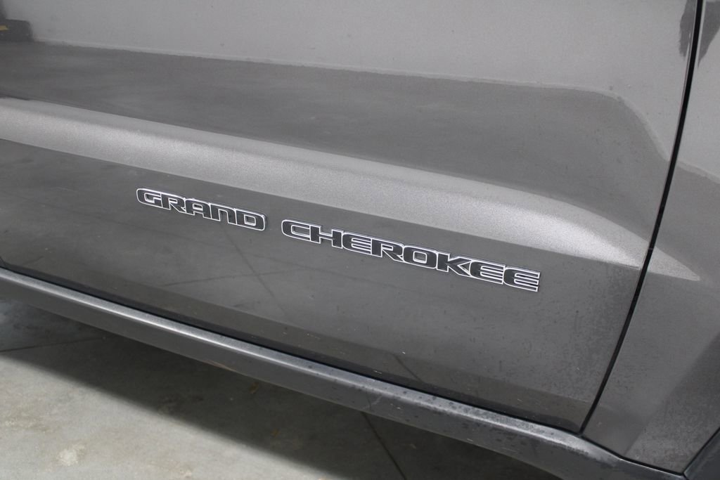 Used 2021 Jeep Grand Cherokee Limited w/ Trailer Tow Group IV image 12