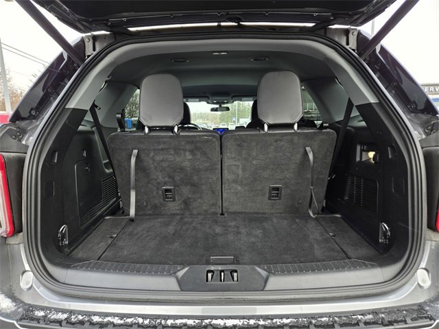 Used 2024 Ford Explorer XLT w/ Equipment Group 202A image 32