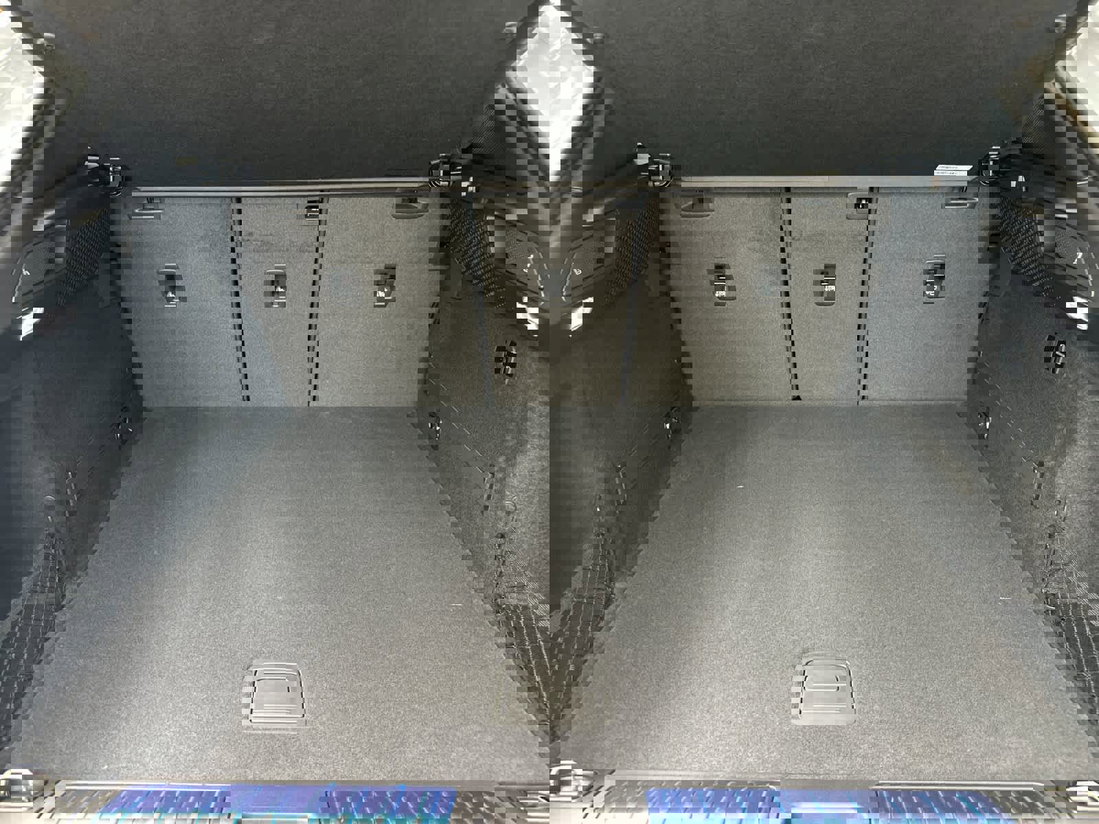 New 2026 Porsche Macan Electric RWD image 16