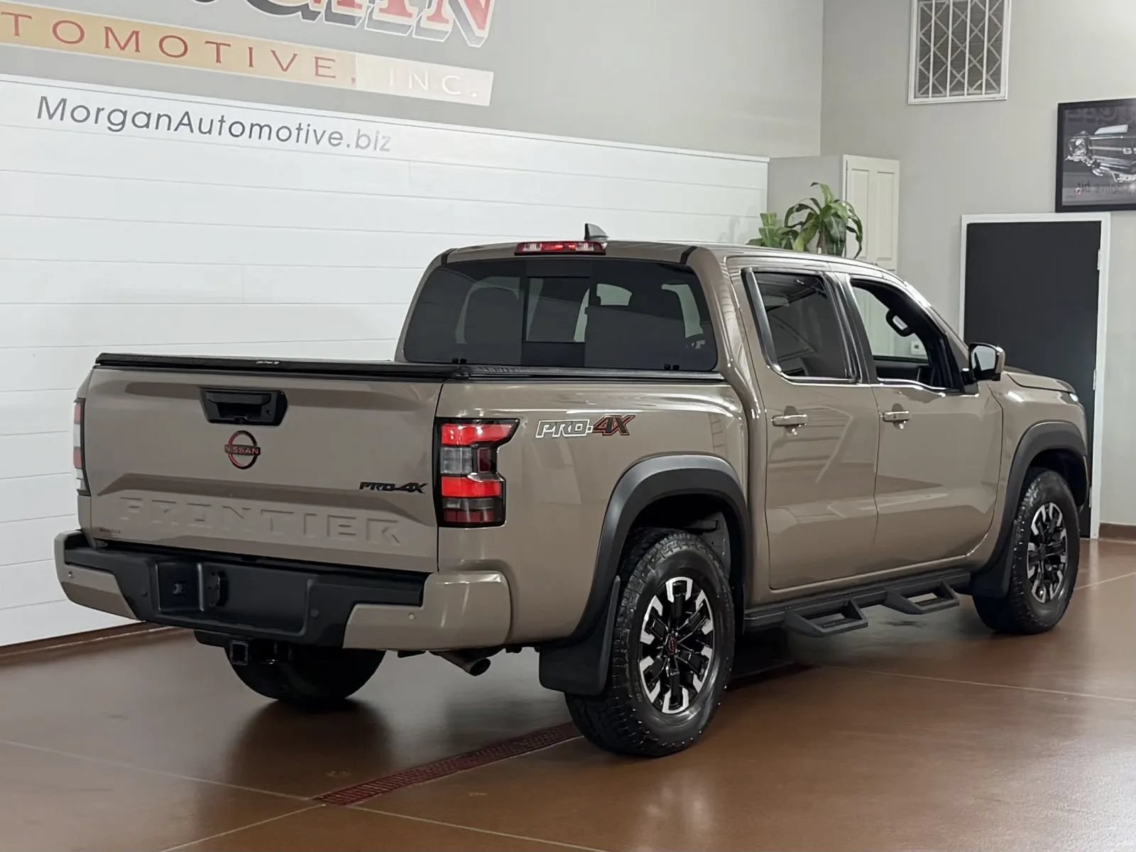 Used 2024 Nissan Frontier PRO-4X w/ Pro Convenience Package AWD/4WD image 3