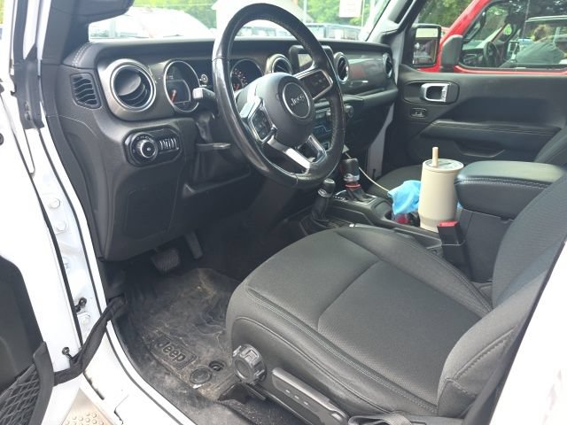 Used 2020 Jeep Wrangler Unlimited Sahara AWD/4WD image 11