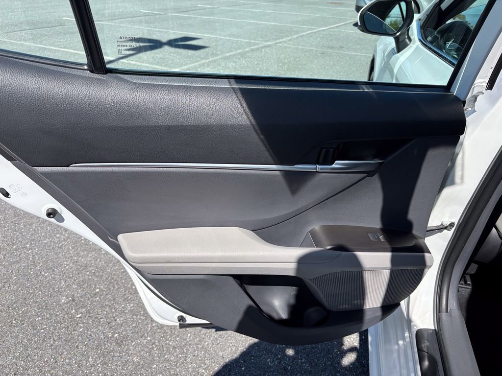 Used 2022 Toyota Camry SE FWD image 41