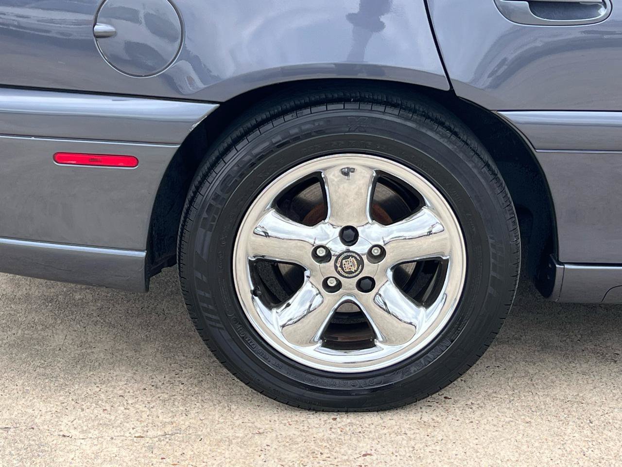 Used 1997 Cadillac Catera RWD image 15
