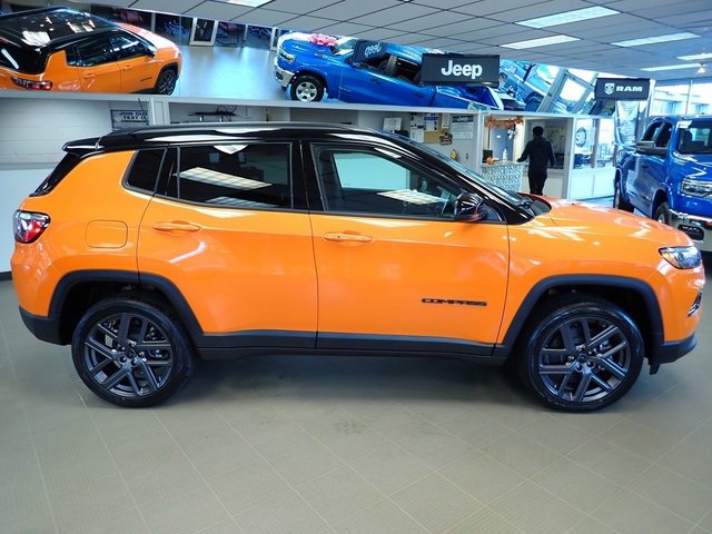 New 2026 Jeep Compass Limited image 8