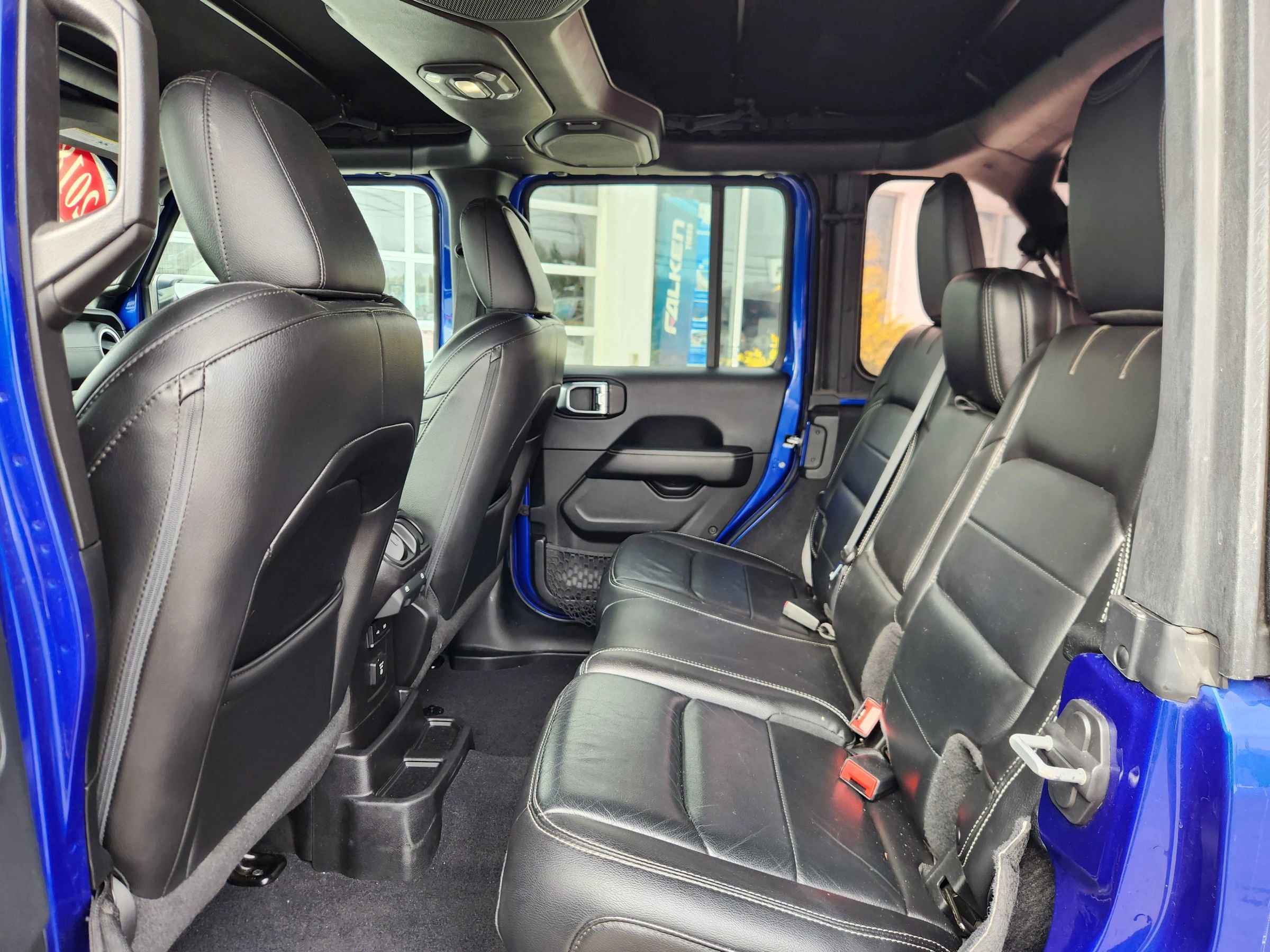 Used 2018 Jeep Wrangler Unlimited Sahara w/ Dual Top Group image 40