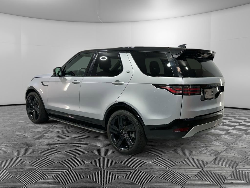 Used 2024 Land Rover Discovery Dynamic SE image 3