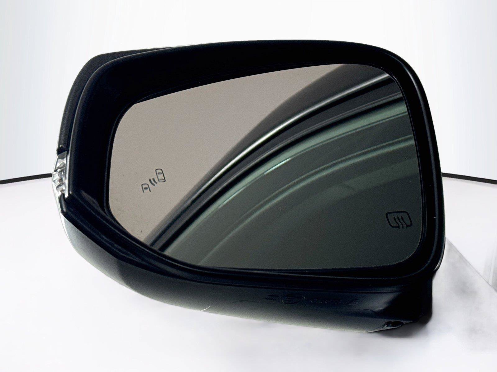 Certified 2023 Toyota Highlander XLE FWD image 5