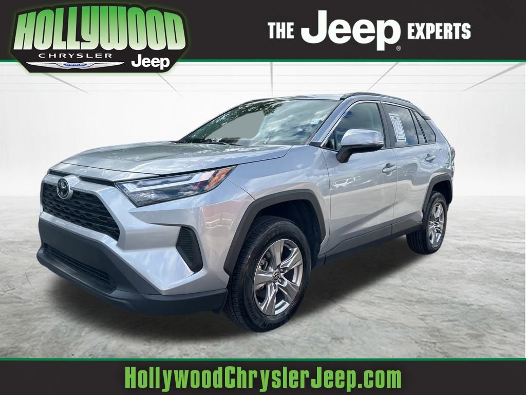 Used 2024 Toyota RAV4 XLE image 1