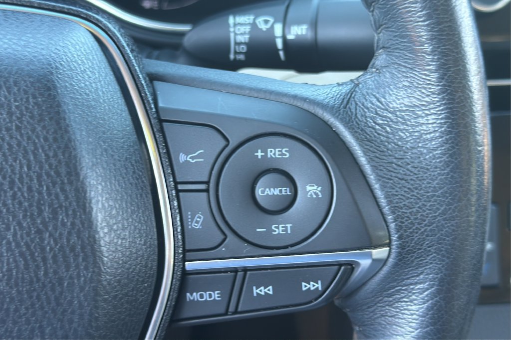 Certified 2019 Toyota Avalon XLE w/ Moonroof Package FWD image 21