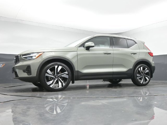 Used 2025 Volvo XC40 B5 Ultra w/ Climate Package AWD/4WD image 39