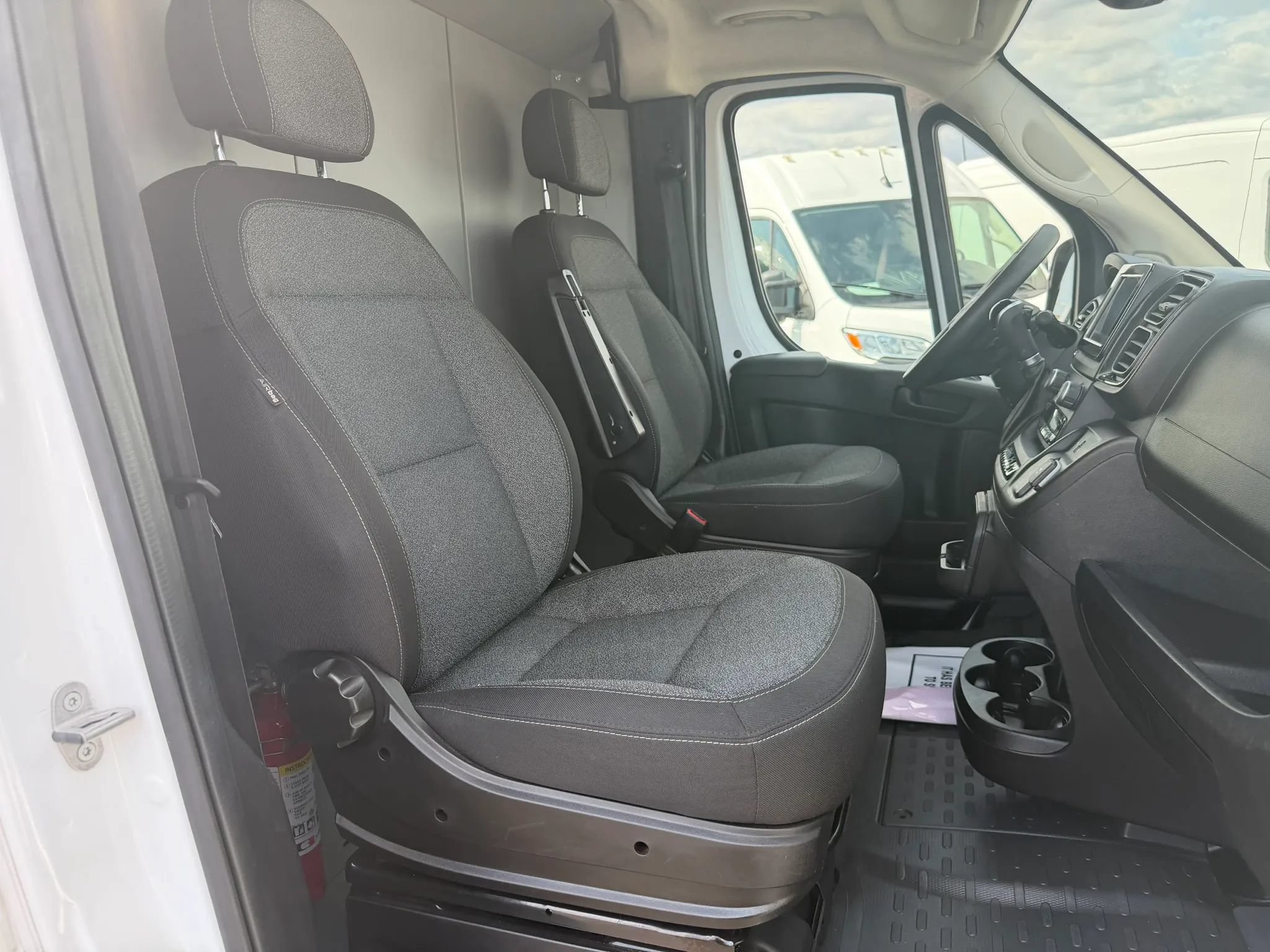 Used 2023 RAM ProMaster 2500 FWD image 16