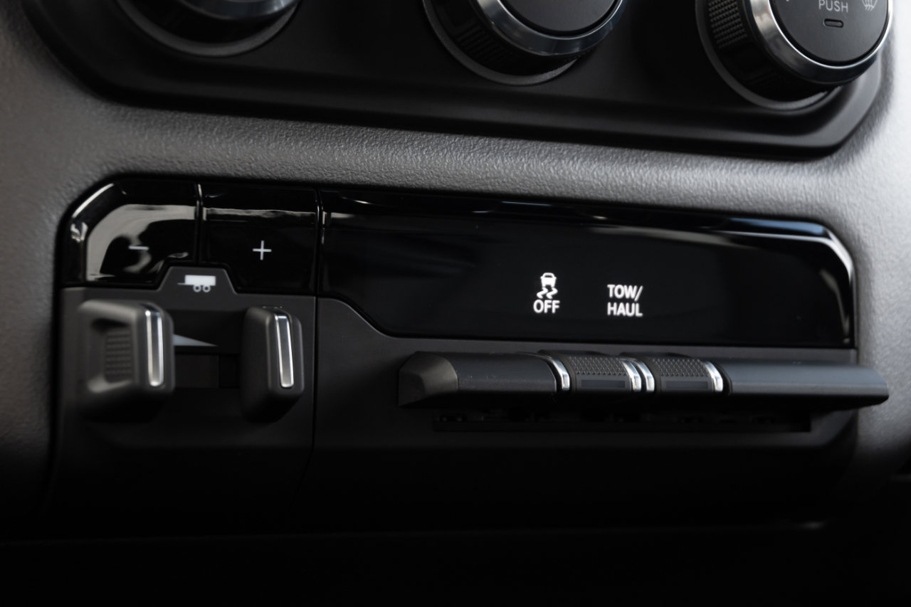 Used 2024 RAM 2500 Big Horn w/ Bed Utility Group image 30