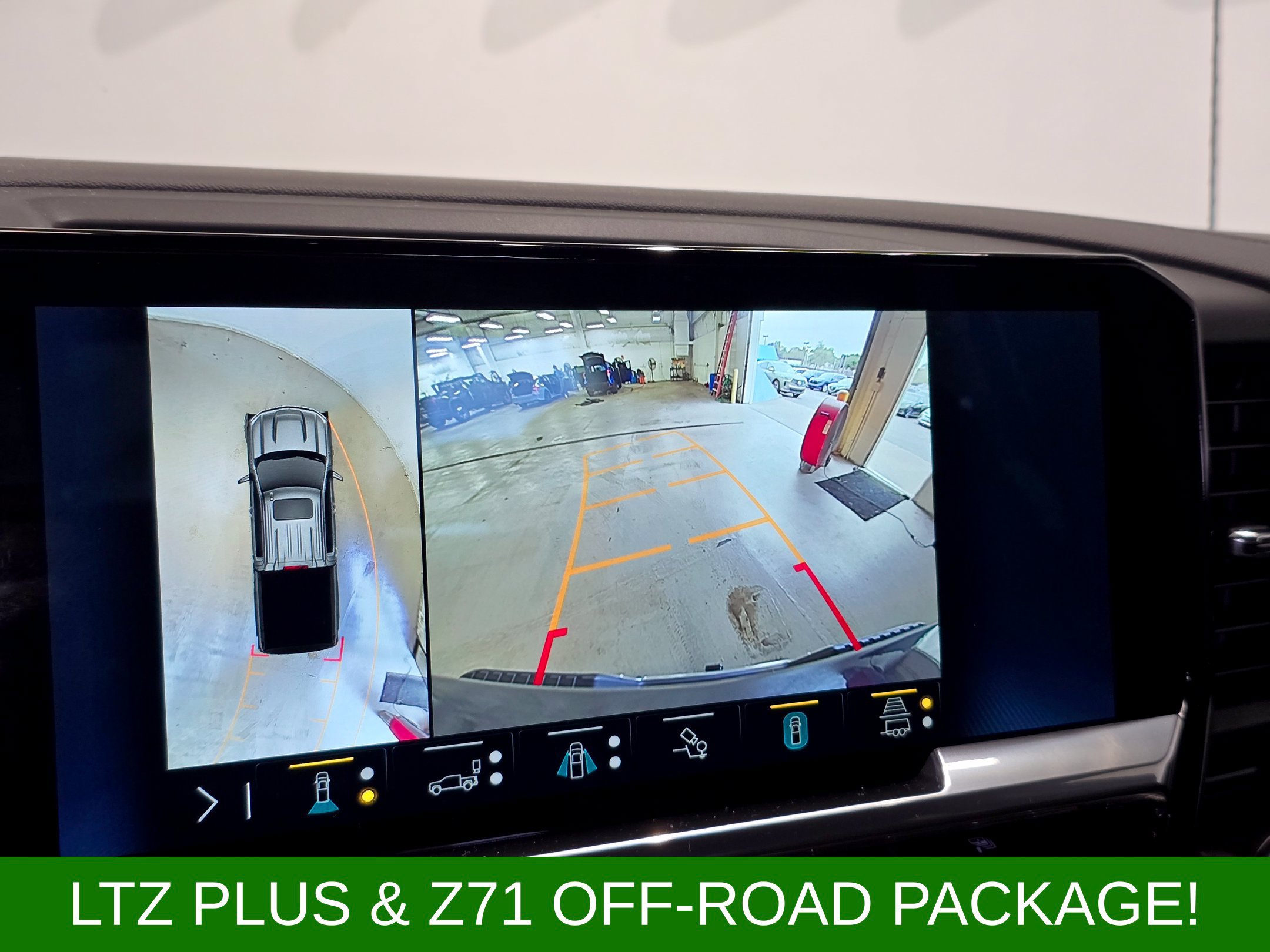 Used 2022 Chevrolet Silverado 1500 LTZ w/ Z71 Off-Road Package AWD/4WD image 18