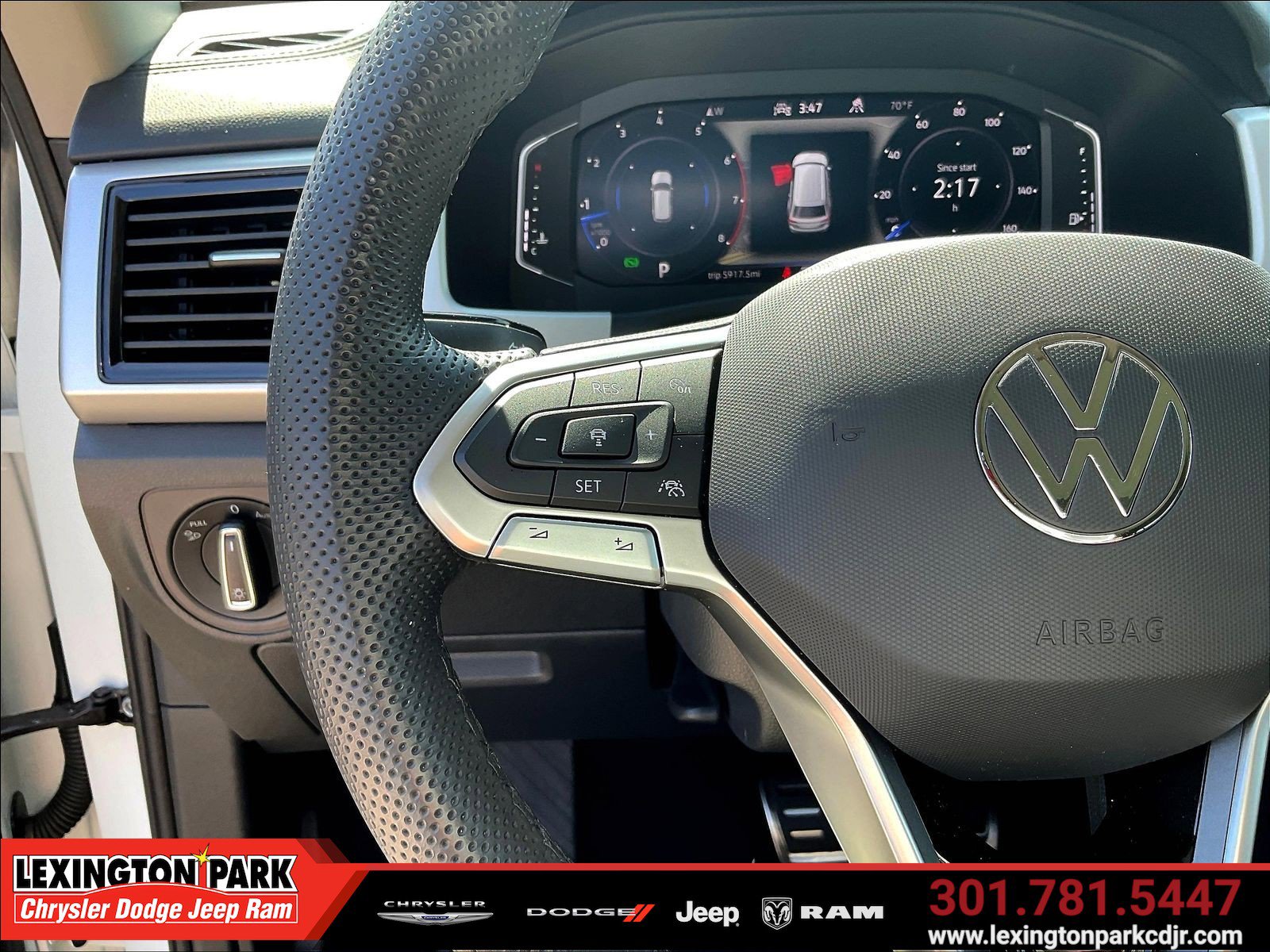 Used 2023 Volkswagen Atlas SEL Premium AWD/4WD image 11