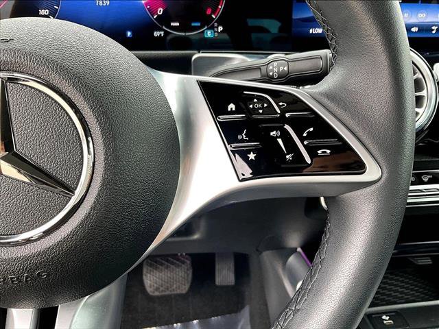 Used 2025 Mercedes-Benz GLB 250 image 21